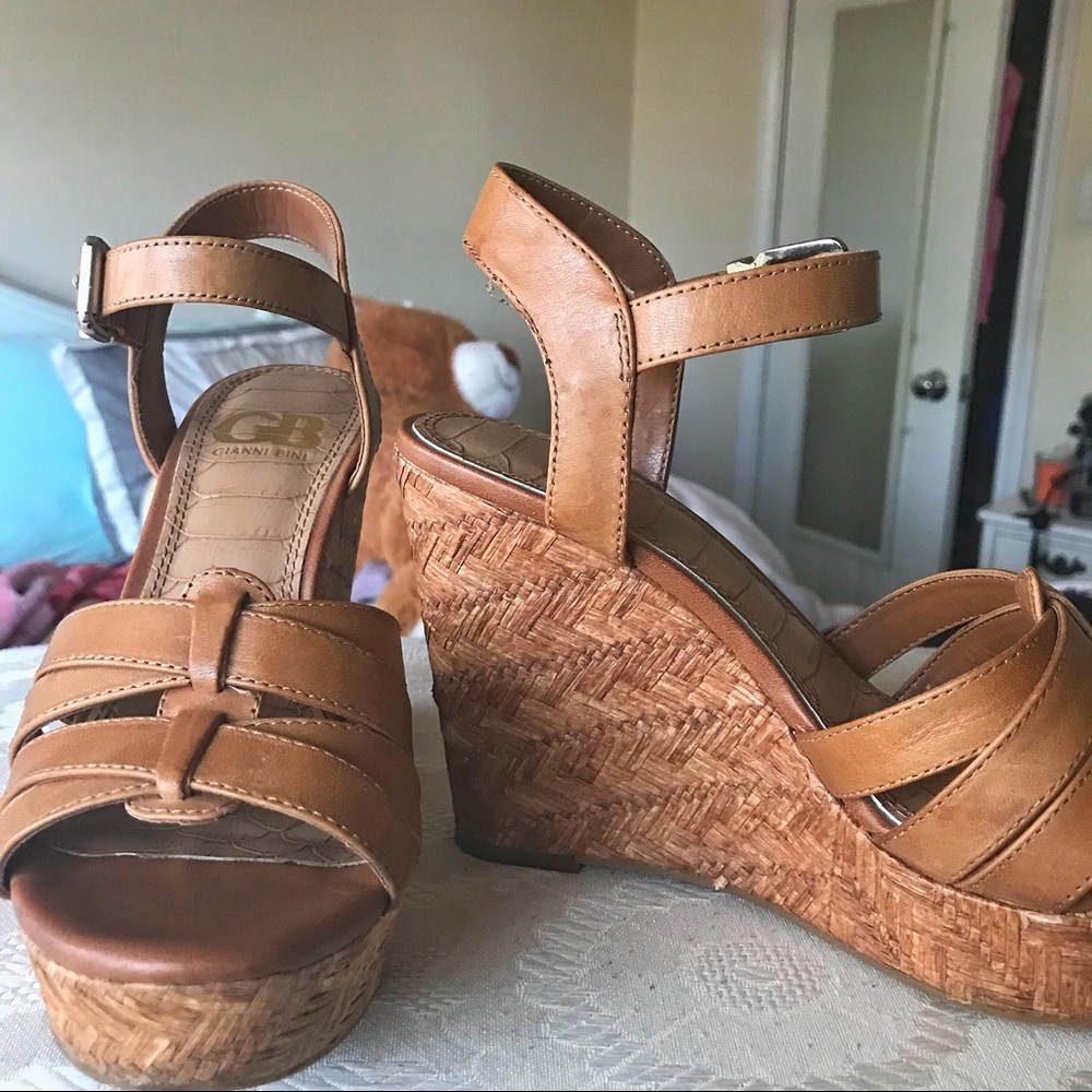Gianni Bini Tan Wedges. Size 6 Women’s.